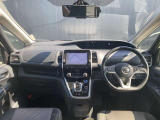 セレナの運転席周りの画像です。興味がわいて来ませんか?ゆっくり、じっくりご覧下さい。