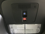 天井には緊急通報ボタンが装備されています。
