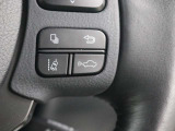 設定車速内で先行車の車速に合わせて速度を調節することで一定の車間距離を保ちながら追従走行できる「レーダークルーズコントロール(ブレーキ制御付)」を装備しています。