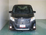 明度の高いLEDヘッドライトで、夜間の運転も安心です。