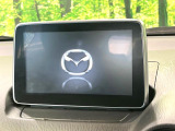 【マツダコネクトナビ】車内の雰囲気にマッチした一体型タイプのナビ。各種車輌設定やBluetooth再生等、様々な機能が楽しめます。直感的なダイヤル操作が可能で、使い勝手も良好です。
