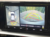 【パノラミックビューモニター】専用のカメラにより、上から見下ろしたような視点で360度クルマの周囲を確認することができます☆縦列駐車や幅寄せ時に活躍してくれます♪