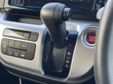 【 シフト 】スムーズなシフトチェンジで快適にお車を操縦していただけます! //