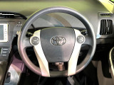 インテリアに合わせたデザインのステアリングは、運転される方のことも考え、運転しやすい形状、大きさです。是非一度、実際に触ってお確かめください。