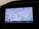 純正ナビを装備。タッチパネル式で使いやすく、お出かけもラクラクです。