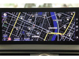 純正ならではのフィット感と、運転中も視線移動の少ない位置にセットされたワイドで視認性の良いメーカーSDナビ。CD・DVD・SD・高画質で鮮明な映像が楽しめるフルセグTV対応です。