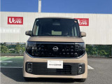 お支払い総額は県内登録・店頭納車にての表示をさせて頂いております。登録のご住所によって県外登録費用が必要となりますし、ご依頼によっては別途陸送費用が必要となる事も御座います。