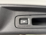 パワーテールゲートでワンタッチでの操作が可能です