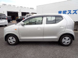国の指定を受けた自社工場で、整備士が車検と点検整備を行っております。