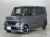 ホンダカーズ東京中央US三鷹店へようこそ。当社下取りのお墨付き車両。人気車両で充実装備の一台。おススメです。どうぞご覧くださいませ。