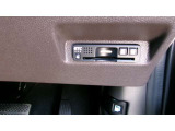 ETC付。高速道路の料金所はキャッシュレスで通過です。サービスエリア等にあるスマートインターの出入りも利用可能でとっても便利。ご納車後すぐにお使い頂けるようセットアップしてのお渡しとなります。