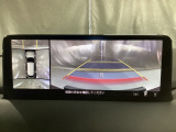 狭い場所での駐車やすれ違いなどでより的確な運転操作に役立つ360&deg;ビューモニターが装備されています。