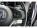 Hondaセンシングの機能のひとつ、アダプティブクルーズコントロール付!アクセルから足を離しても設定したスピードと前車との車間を保ち走行してくれます!車線維持もアシスト☆高速道路で疲労軽減ですね☆