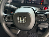【ステアリングスイッチ】が付いており運転中に前方から目線をそらすことなくオーディオ等の操作が可能なので安心・快適にカーライフをお楽しみいただけます。