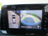 アラウンドビューモニターで車の周囲の情報が室内でわかります。