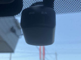 ドライブレコーダーは運転時はもちろんのこと、駐車場内でエンジンを切っている時でも当たった振動を元に電源が自動で入るので当て逃げ防止にもなります。