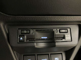 高速道路で便利な【ETC2.0】を装備しています。光ビーコン搭載で渋滞情報などナビゲーションと連動することで機能も充実いたします。他、観光施設に立ち寄るための高速料金割引サービス等もございます。