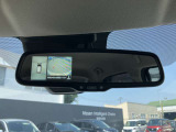 アラウンドビューが装備されていて狭し道での離合や車庫入れなどに役に立ちます