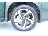 タイヤサイズは225/55R18 純正アルミホイール装着です!