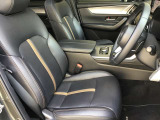 マツダ車のシートは人間工学に基づき設計されています。ハンドルを握る体勢が自然なポジションになるようにシートの作り込みをおこなっていますので、ロングドライブでも疲れにくいです!