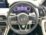 【純正革巻きステアリング】上質な革を使用することで、手にしっかり馴染みとても運転しやすいハンドルです♪