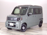 当社にて試乗車として使用していたお車です!8インチワイドディスプレーのナビはBluetoothオーディオにも対応!電気の力でスムースな加速が味わえるお勧めの一台!衝突軽減ブレーキや前後ドラレコ装備!