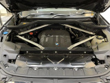 安心のBMW認定中古車は100項目の箇所を徹底的にチェック致します。機械的な箇所や電気系、コンピューターなどをご納車前に点検し、交換基準に達した部品は全て新品に修理返品した後にご納車致します。