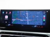 【純正ナビゲーション】BMWのナビゲーションは操作性も良く、詳細な地図情報と交通状況を見やすく表示し、快適なドライビングをサポートしながら目的地までナビゲートします。