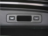 ◆予約クローズ機能付きパワーテールゲート◆キーや運転席のボタン、ハンズフリー機能など多彩なアクセスで自動開閉できます。