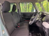 運転席シート廻りは使用感も少なく、良好な状態となっています。前オーナー様が丁寧に使っていたことがよくわかりますね。