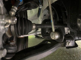 お車を安心してお乗りいただく為には、足回りの定期点検が欠かせません。サービスサポート(有償保証)では無料点検もご提供しており、安心のカーライフをお過ごしいただけるサポート体制が整っています。