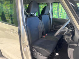 運転席シート廻りは使用感も少なく、良好な状態となっています。丁寧に使われていたことがよくわかりますね。