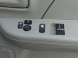運転席 助手席パワーウインドウです。