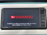 【ディスプレイオーディオ】お持ちのスマホやMP3プレイヤーとの無線接続で音楽再生が可能!コードで繋ぐわずらわしさも無く、手軽にお気に入りの音楽を楽しめます。