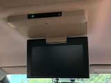 【フリップダウンモニター】大画面モニターで後席でもエンタメをお楽しみいただけます。小さなお子様にも大人気の装備です♪