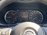 メーター内のディスプレイには運転をサポートするさまざまな情報を表示。