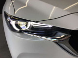 LEDヘッドランプ装備・消費電力が少なく明るいので夜間走行も安心して運転出来ます。