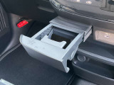 大型のカップも入るカップホルダーです。