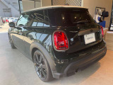 かわいいテールのデザインはほかの車にはない魅力があります。ひと目で&ldquo;MINI&rdquo;とわかるデザインはアナタを虜にしてしまうかもしれません