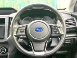 インテリアに合わせたデザインのステアリングは、運転される方のことも考え、運転しやすい形状、大きさです。是非一度、実際に触ってお確かめください。