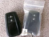 キーを取り出さずにドアを施錠&解錠。クルマの始動も可能です。