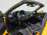 コーンズ大阪ショールームより、Ferrari F8 Spiderのご紹介です。