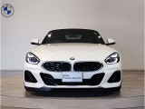 【キドニーグリル】BMWは約90年もの間、ほぼ全ての車両にひと目でBMWだと分かるこの特徴的なフロントグリルが備えられ、デザイン・アイコンとして親しまれてきました。