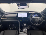 クラウンスポーツ 2.5 Z E-Four 4WD 本革シート