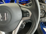 【クルーズコントロール】アクセルペダルを踏まずに一定の車速で走行できますので、高速道路など加減速の少ない道で便利です♪長距離ドライブの疲れを軽減してくれる、嬉しい装備ですよね♪