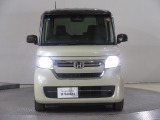 ヘッドライトは切れのある光り方のLED!