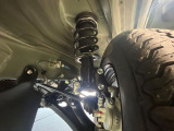 お車を安心してお乗りいただく為には、足回りの定期点検が欠かせません。サービスサポート(有償保証)では無料点検もご提供しており、安心のカーライフをお過ごしいただけるサポート体制が整っています。