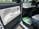 安全安心な走行のために、納車前には小さなクルマを知り尽くしたエキスパートが基本性能に関わる機能や状態を徹底的に点検しています。