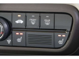 運転席・助手席に2段階の温度調整があるシートヒーターを装備。寒い朝、車に乗り込んですぐにシートヒーターをオン!温かさが広がり、冷たい朝も快適に始まります♪