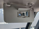 運転席バニティミラー